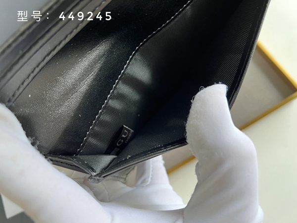 グッチ財布コピー着用イメージ